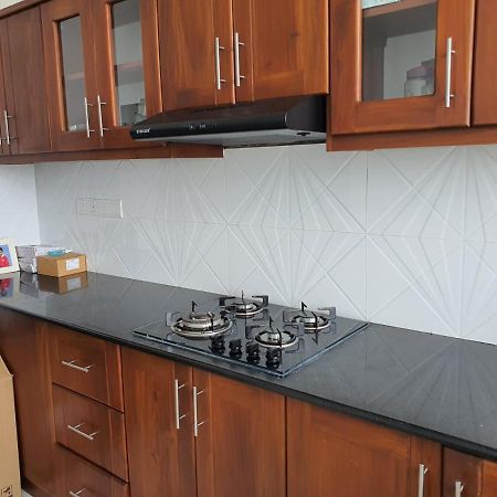 New 2 Bedroom Apartment, 100M Away From The Beach Dehiwala-Mount Lavinia Esterno foto