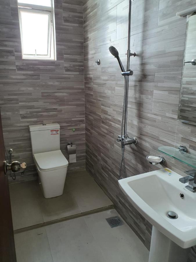 New 2 Bedroom Apartment, 100M Away From The Beach Dehiwala-Mount Lavinia Esterno foto